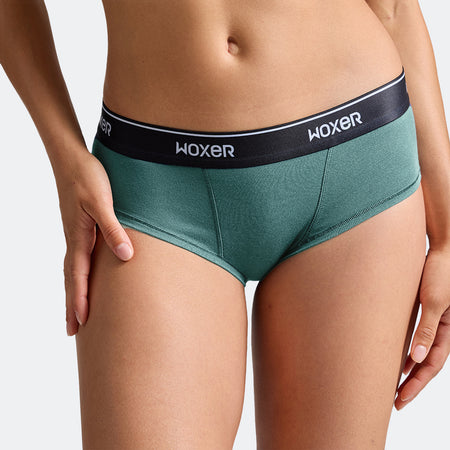 Dayana wears a size S