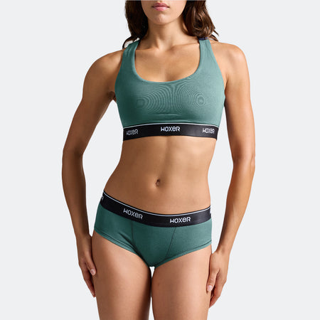 Dayana wears a size S