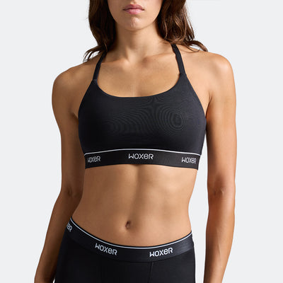 Dayana wears a size S