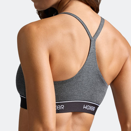 Dayana wears a size S