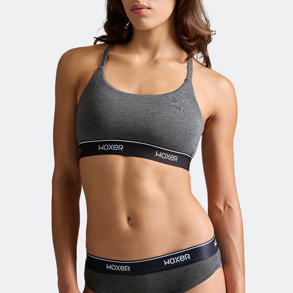 Dayana wears a size S