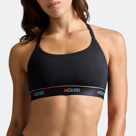 Dayana wears a size S