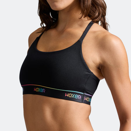 Dayana wears a size S