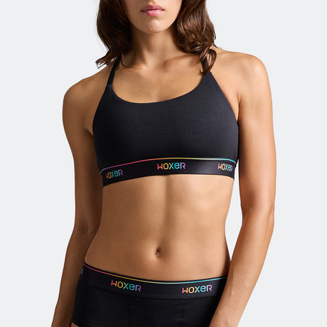 Dayana wears a size S