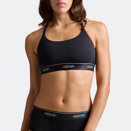 Dayana wears a size S