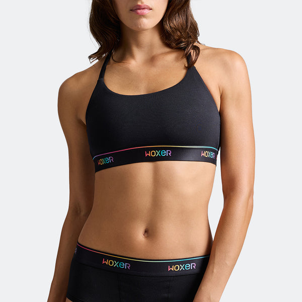 Dayana wears a size S