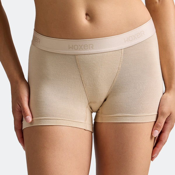 Dayana wears a size S