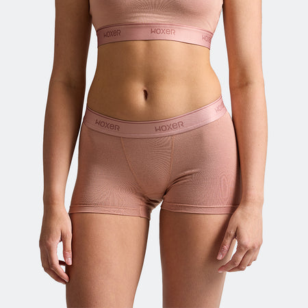 Alena wears a size S