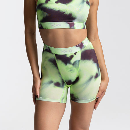 Dayana wears a size S