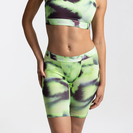 Dayana wears a size S