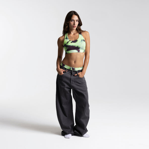 Dayana wears a size S