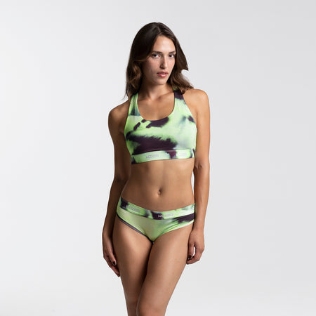 Dayana wears a size S