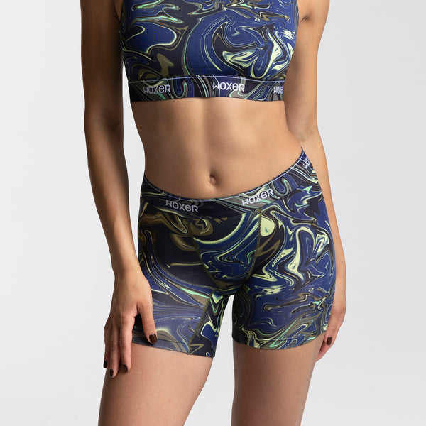 Dayana wears a size S