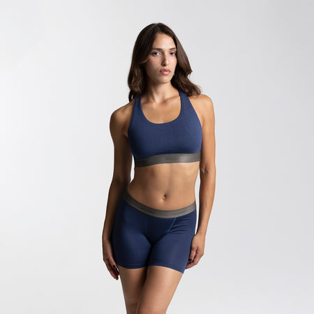 Dayana wears a size S