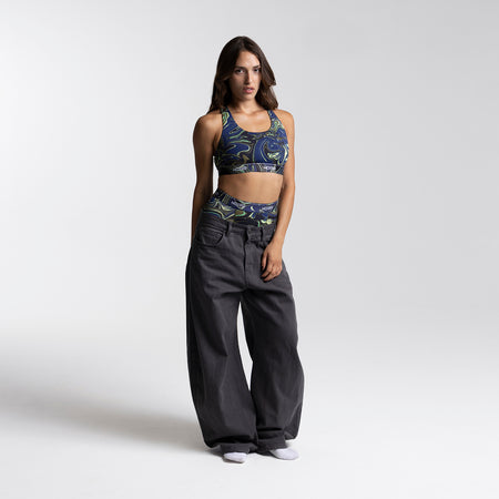 Dayana wears a size S