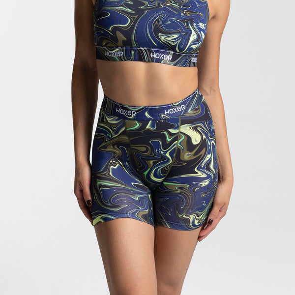 Dayana wears a size S