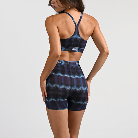 Dayana wears a size S