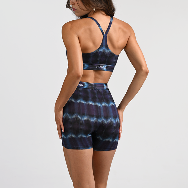 Dayana wears a size S