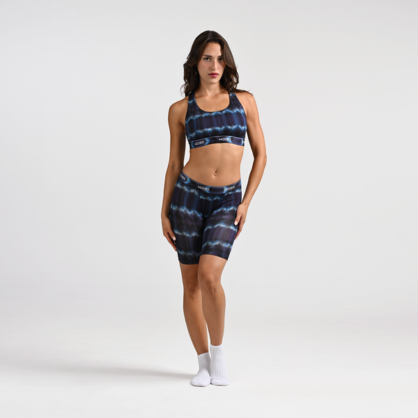 Dayana wears a size S