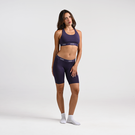 Dayana wears a size S