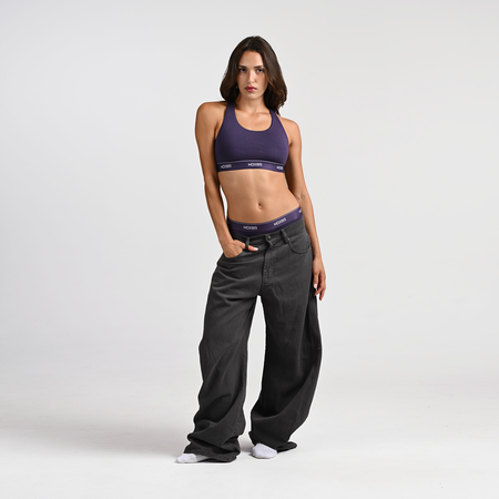 Dayana wears a size S