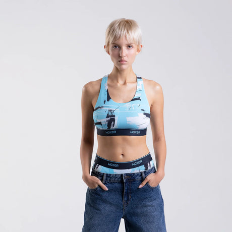 Sofia wears a size S