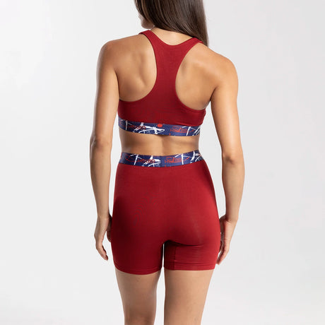 Dayana wears a size S