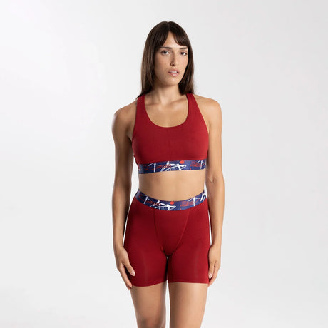 Dayana wears a size S