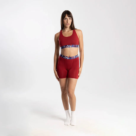 Dayana wears a size S