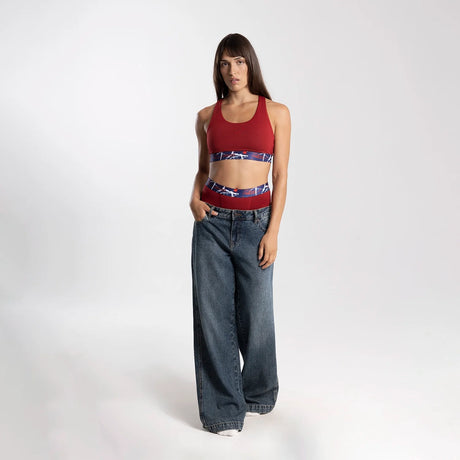 Dayana wears a size S