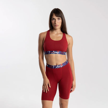 Dayana wears a size S