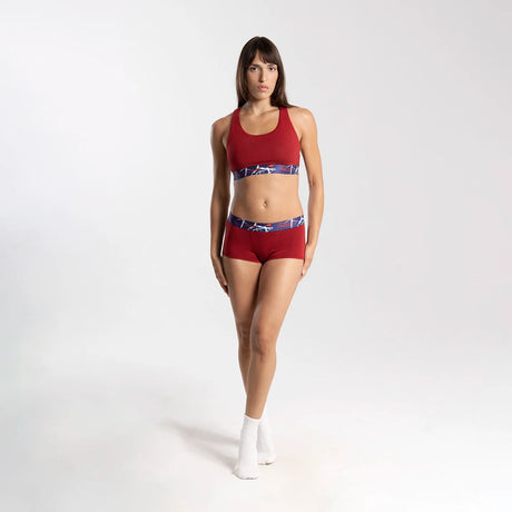 Dayana wears a size S