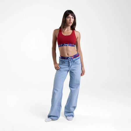 Dayana wears a size S