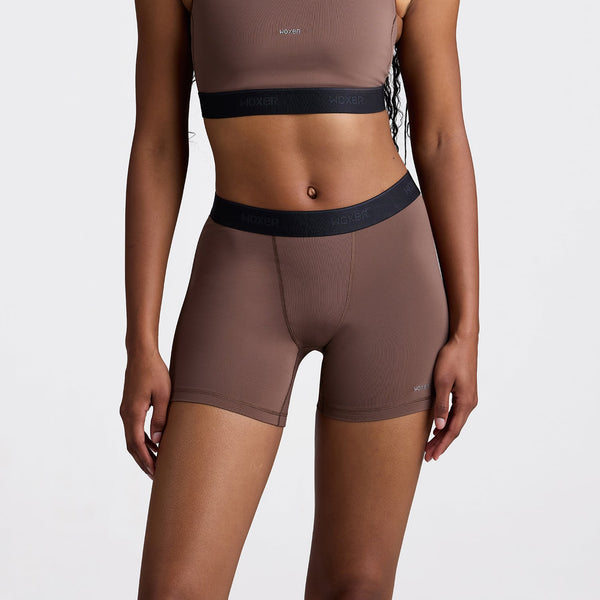 Maelyn wears a size S