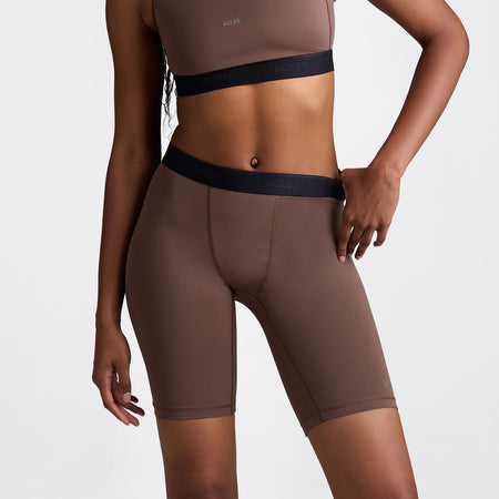 Maelyn wears a size S