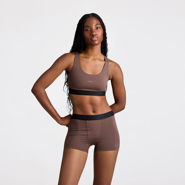 Maelyn wears a size S