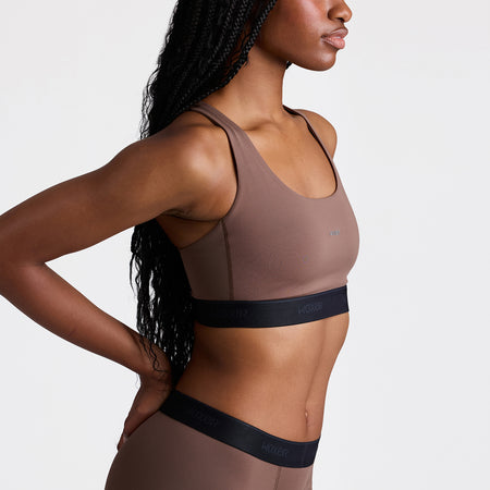 Maelyn wears a size S