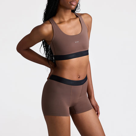 Maelyn wears a size S