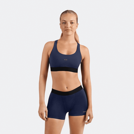 Angelica wears a size S