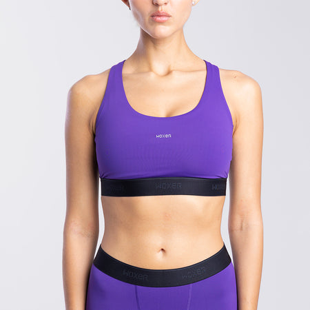 Sofia wears a size S