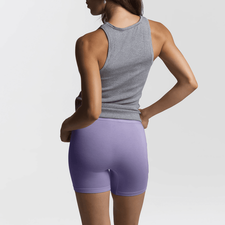 Dayana wears a size S