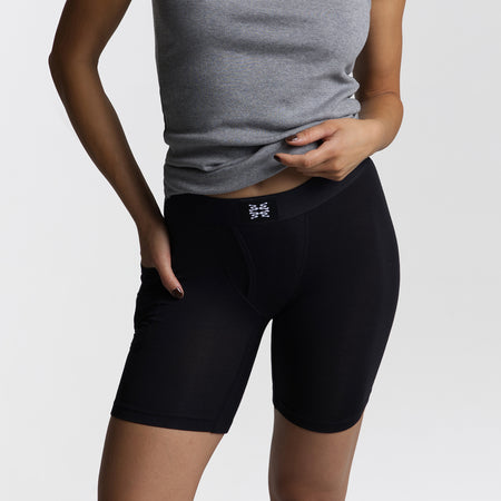 Dayana wears a size S