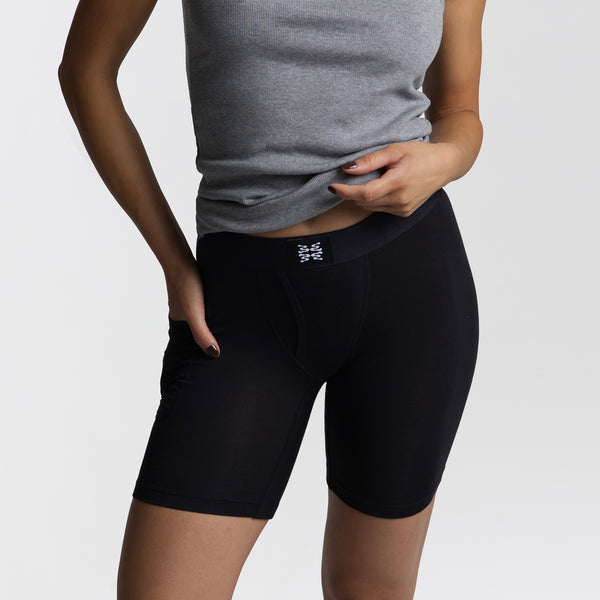 Dayana wears a size S