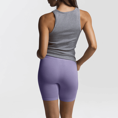 Dayana wears a size S