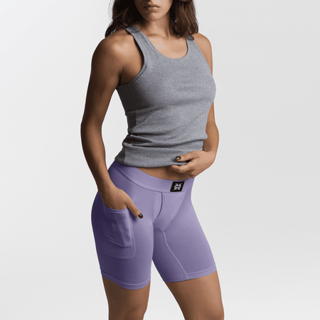 Dayana wears a size S