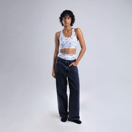 Kawa wears a size S