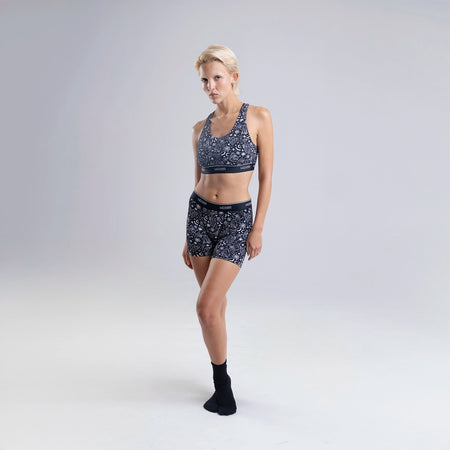 Sofia wears a size S