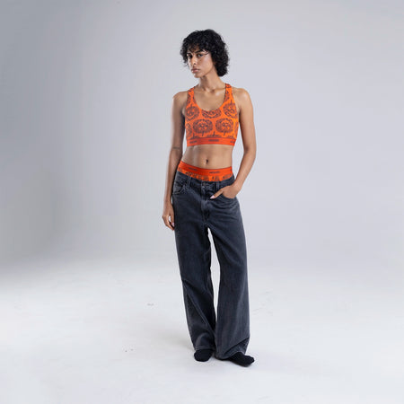 Kawa wears a size S