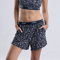 Sofia wears a size S