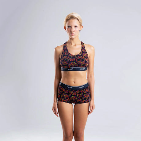 Sofia wears a size S